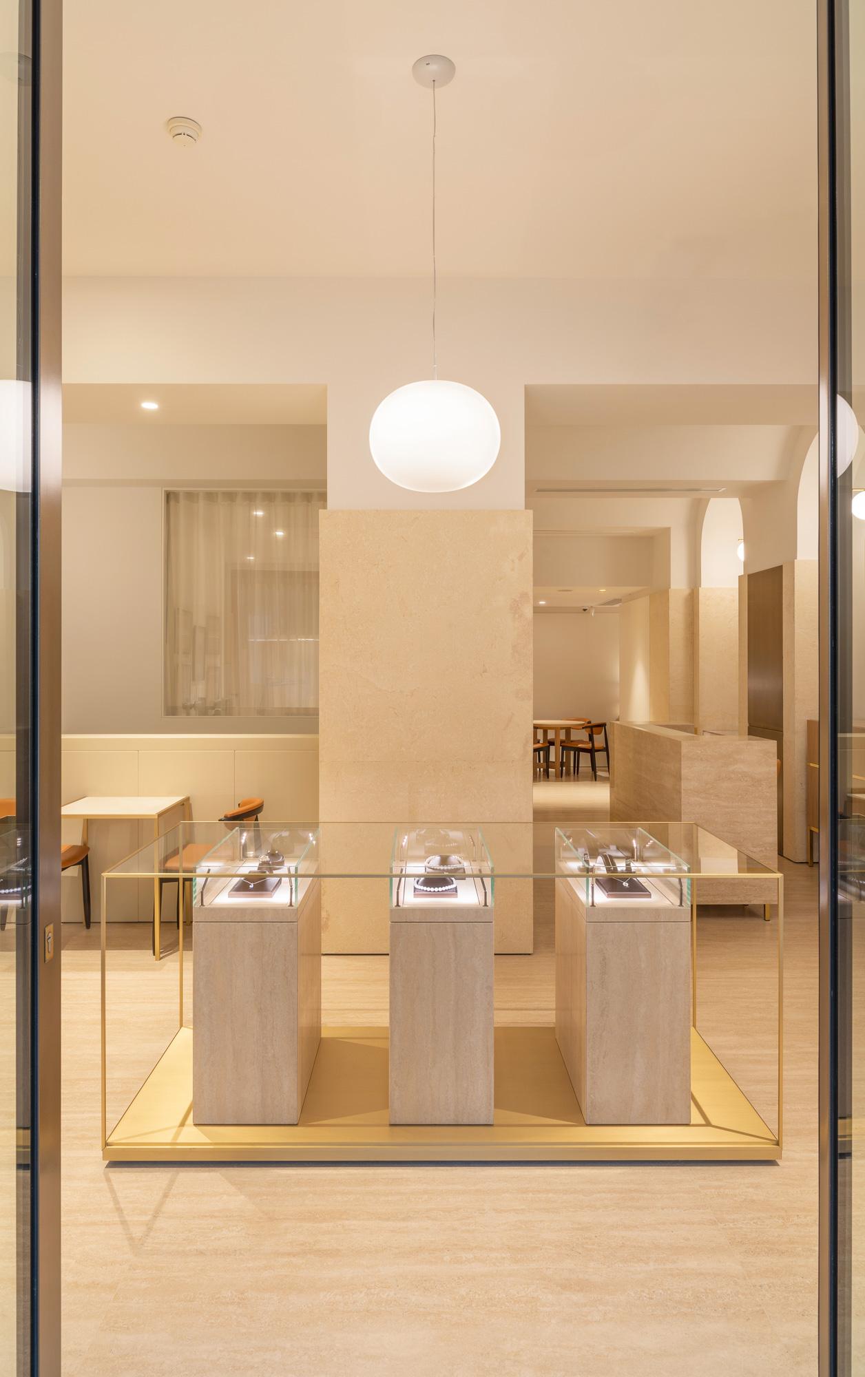 Art Diamond, view 2