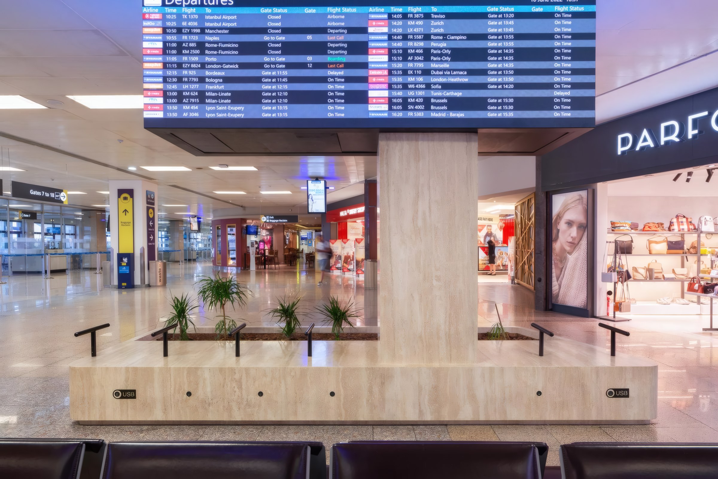 Info Island at Malta International Airport, view 3