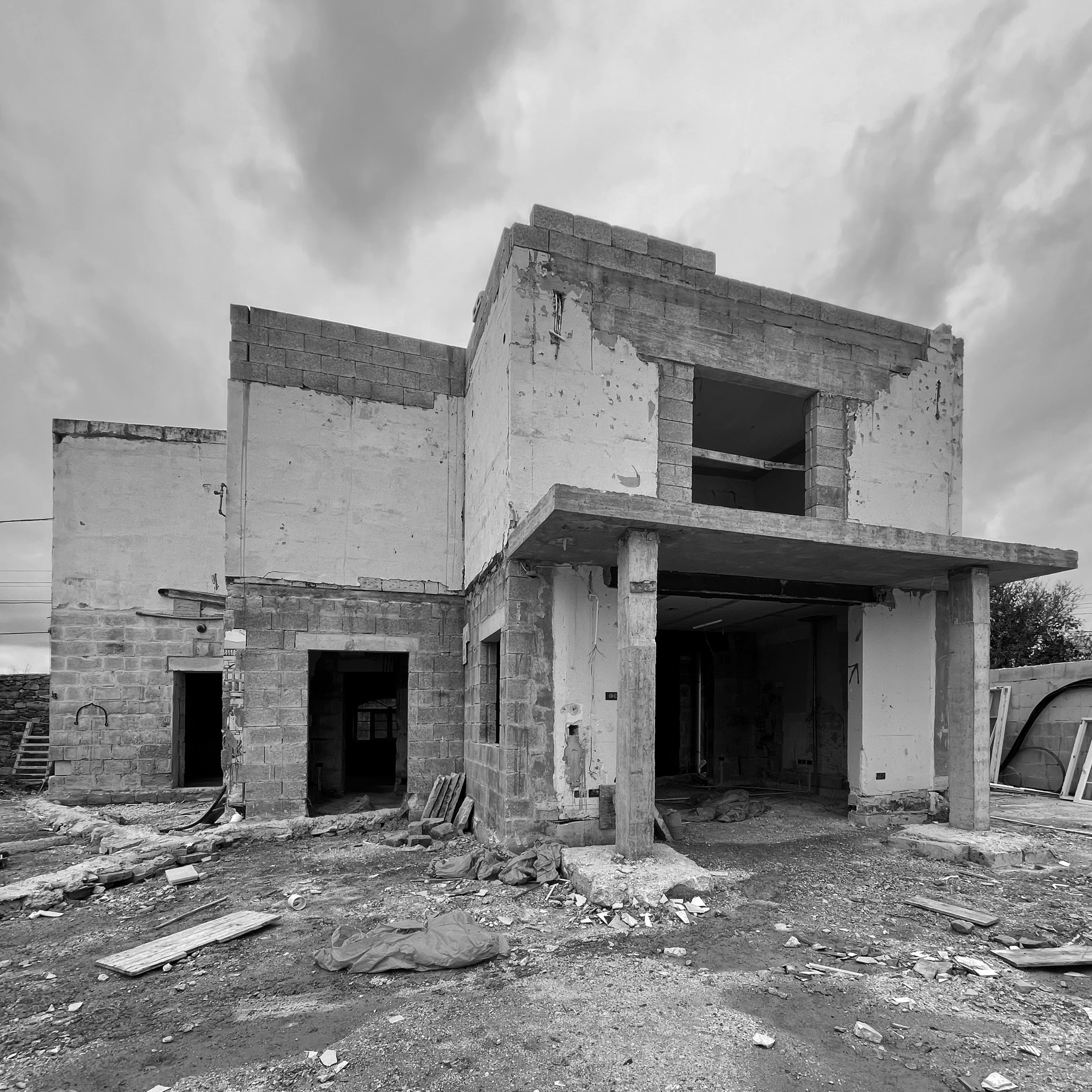 Farmhouse (Studios), view 7