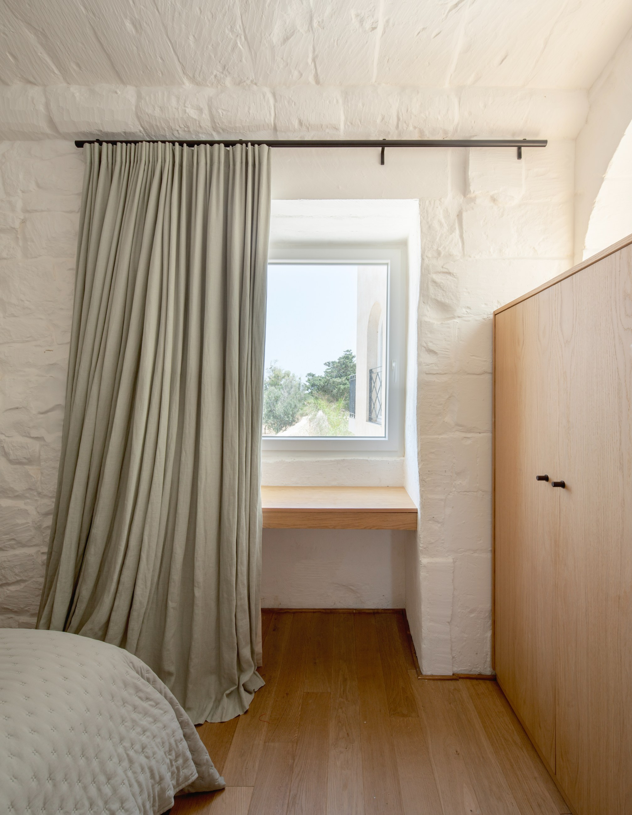 Farmhouse (Studios), view 21