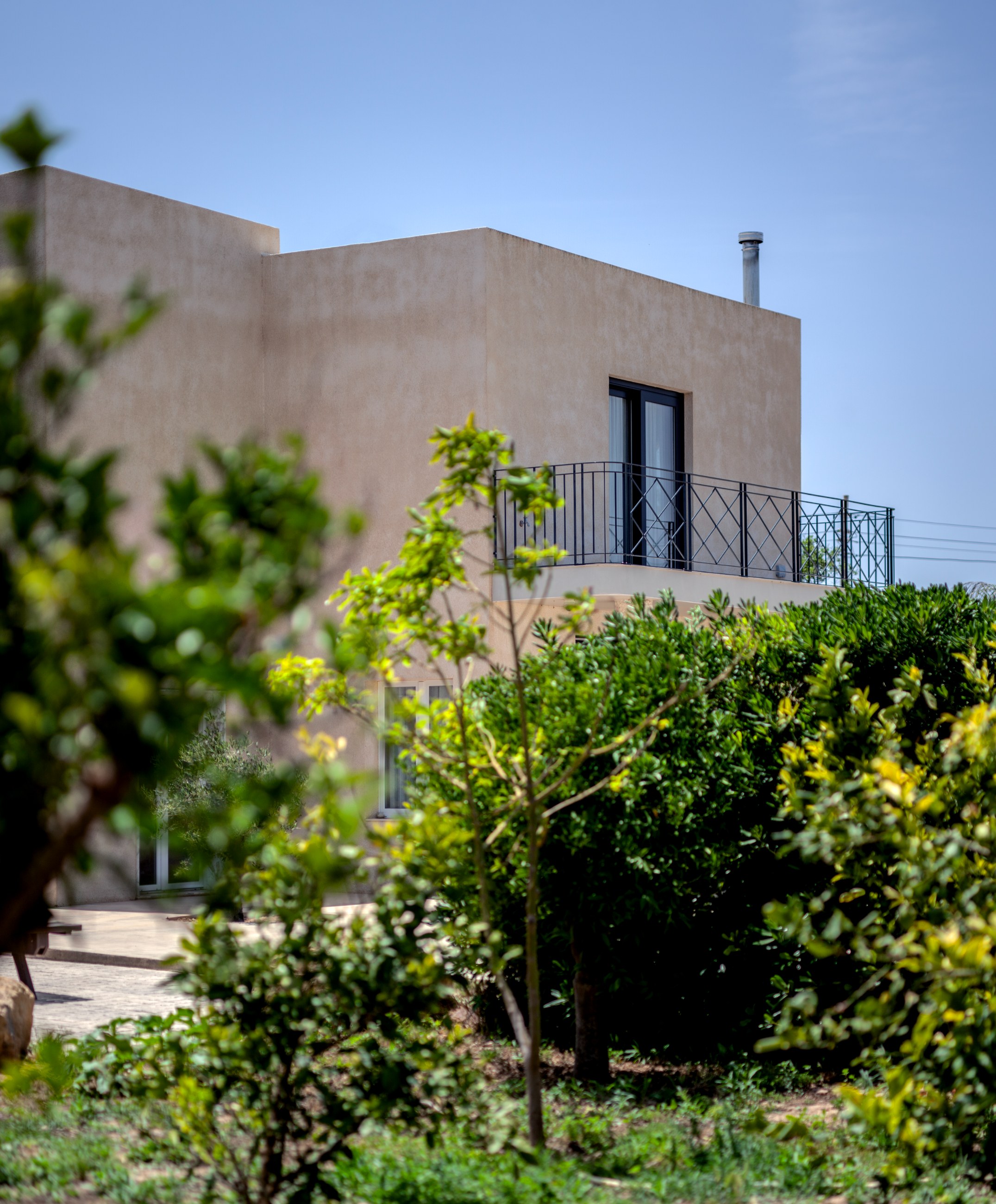 Farmhouse (Studios), view 1