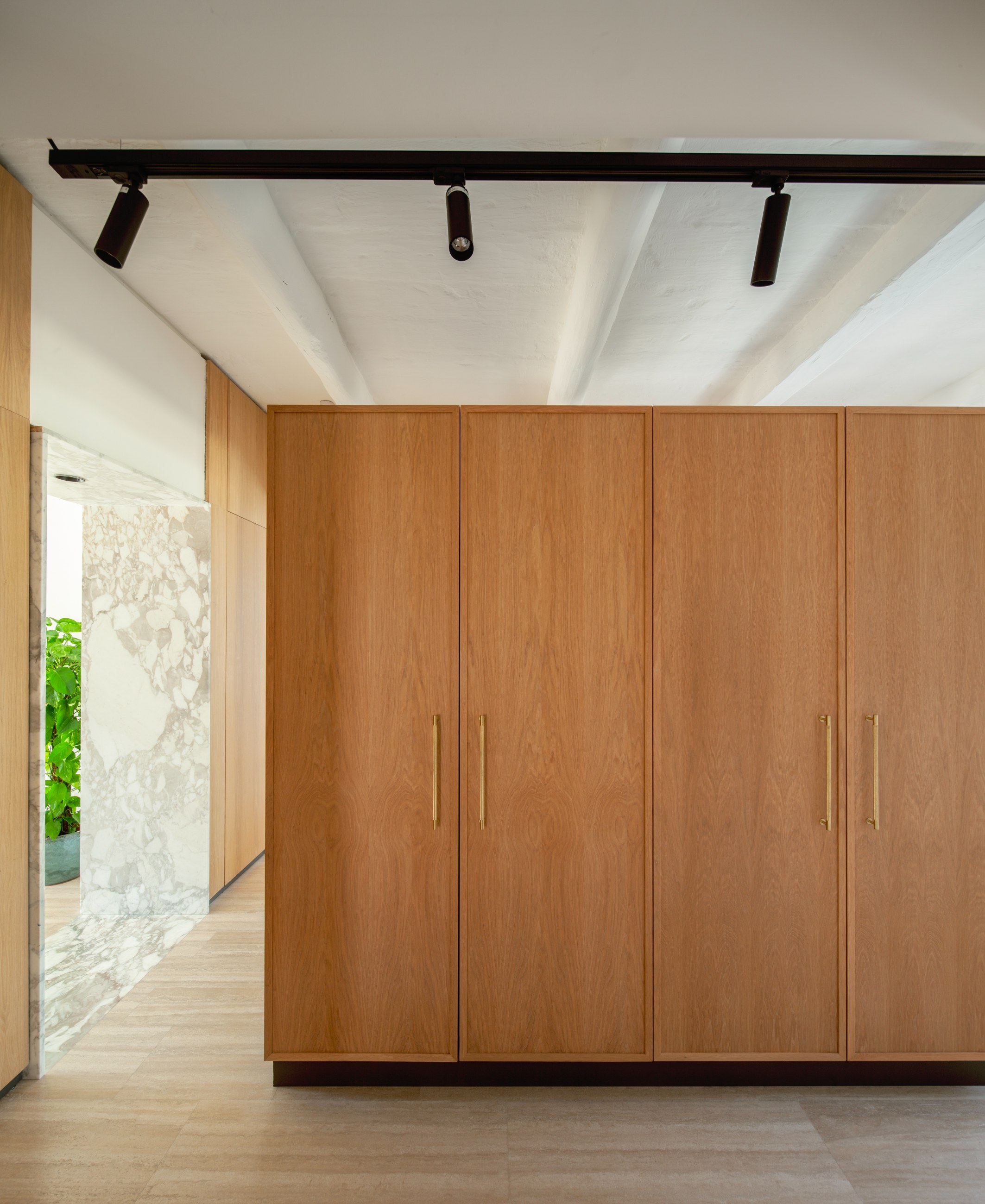 Farmhouse (Studios), view 10