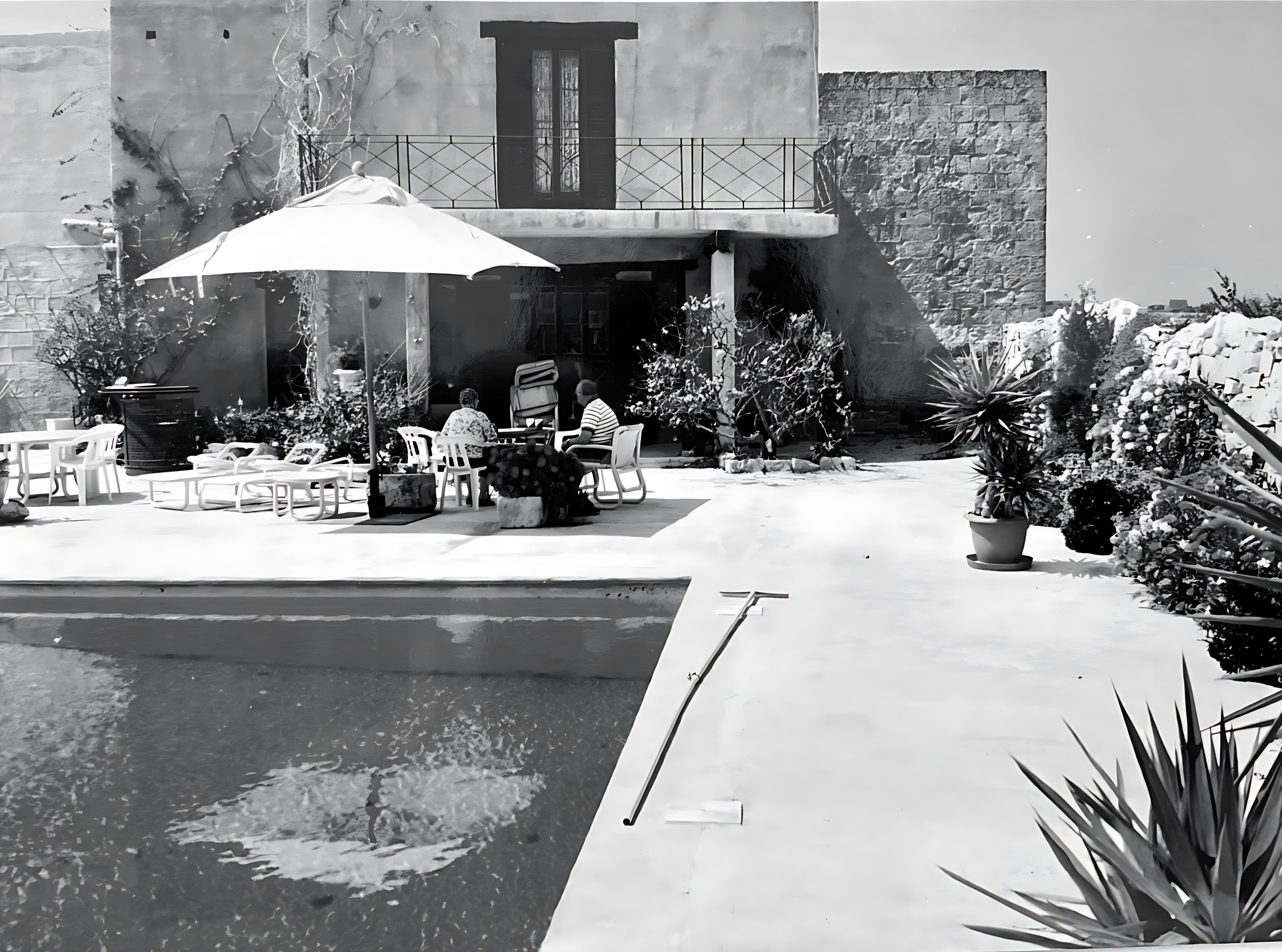 Farmhouse (Studios), view 3